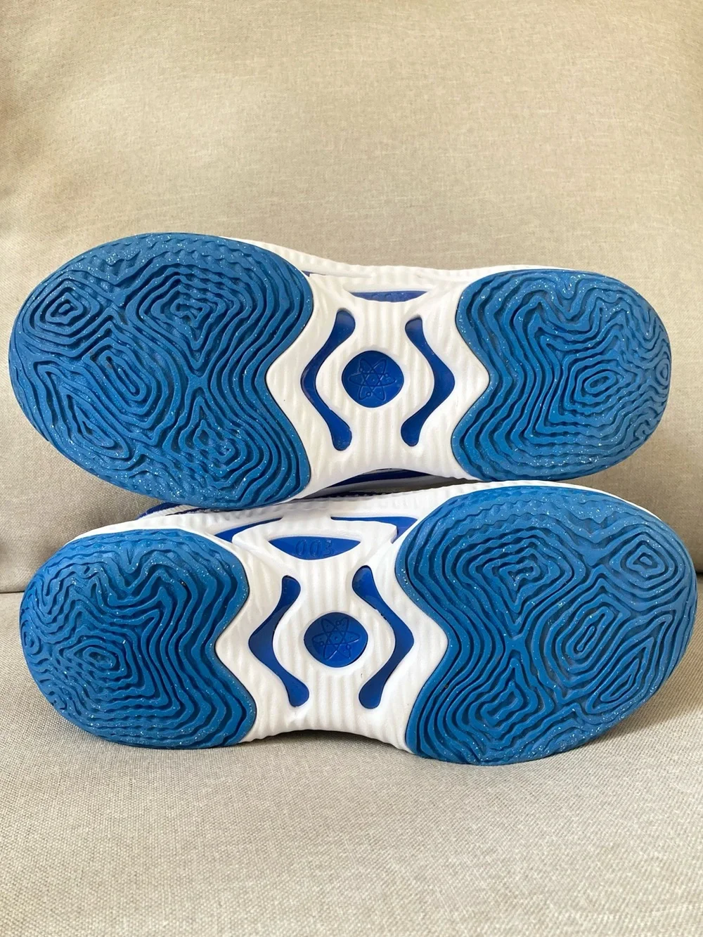 Nike Cosmic Unity 3 Team Blue White Men’s 7.5 Woman’s 9